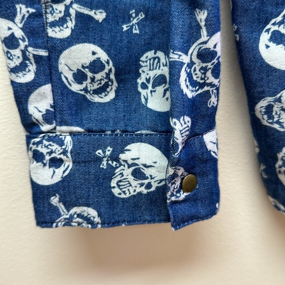 36point5 skull western style button up est size small - Picture 4 of 5
